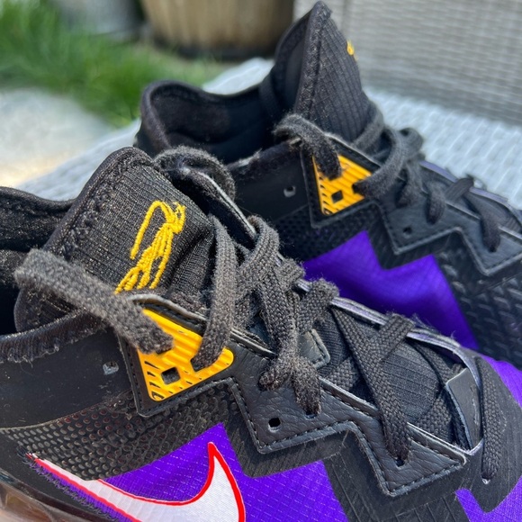 Nike Lebron 18 Low ACG Terra Purple Black White size 8 main image 5